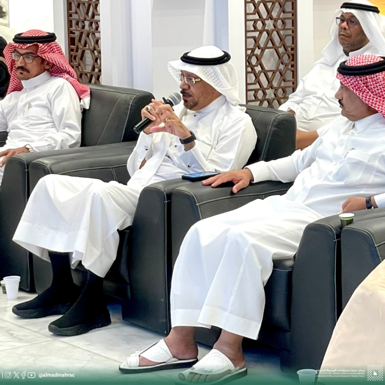 نسخة من باللون الاحمر و الزهري منشور انستجرام للاحتفال بيوم التراث - 27
